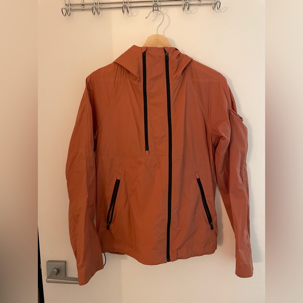 Lululemon Coral Windbreaker - Size 4